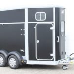Ifor Williams Pferdeanhänger HB506|Sattelkammer|schwarz-Neu